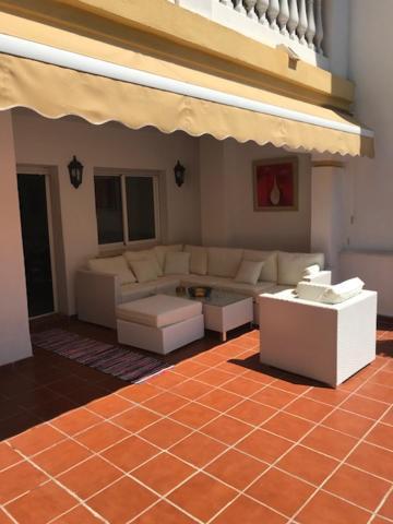 Hacienda Nagueles 1, 2 Bed 2 Bath, Large Terrace 400M From Beach 马尔韦利亚 外观 照片