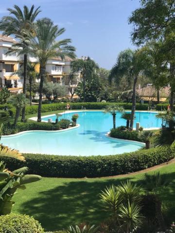 Hacienda Nagueles 1, 2 Bed 2 Bath, Large Terrace 400M From Beach 马尔韦利亚 外观 照片