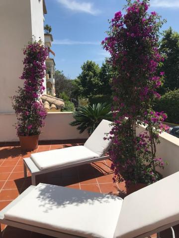 Hacienda Nagueles 1, 2 Bed 2 Bath, Large Terrace 400M From Beach 马尔韦利亚 外观 照片