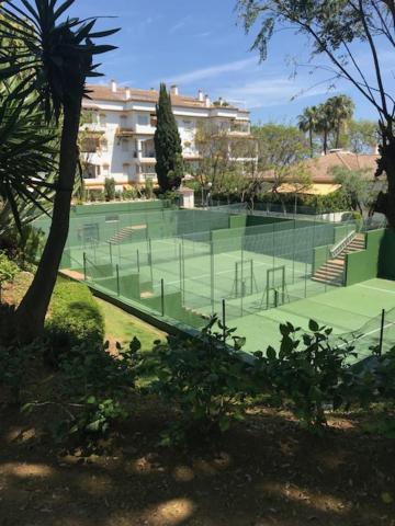 Hacienda Nagueles 1, 2 Bed 2 Bath, Large Terrace 400M From Beach 马尔韦利亚 外观 照片