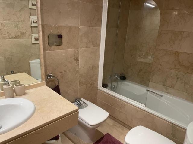 Hacienda Nagueles 1, 2 Bed 2 Bath, Large Terrace 400M From Beach 马尔韦利亚 外观 照片